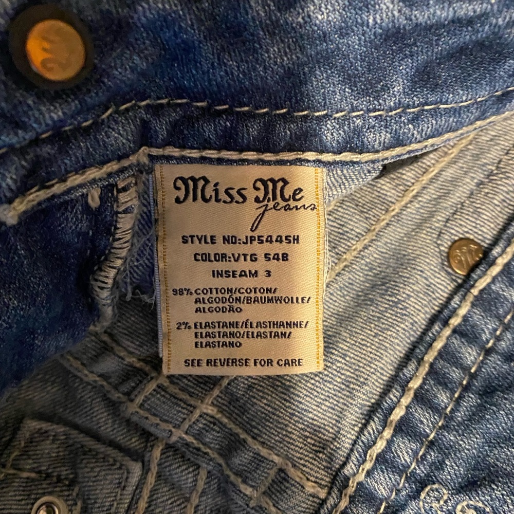 Size 27 Miss Me shorts